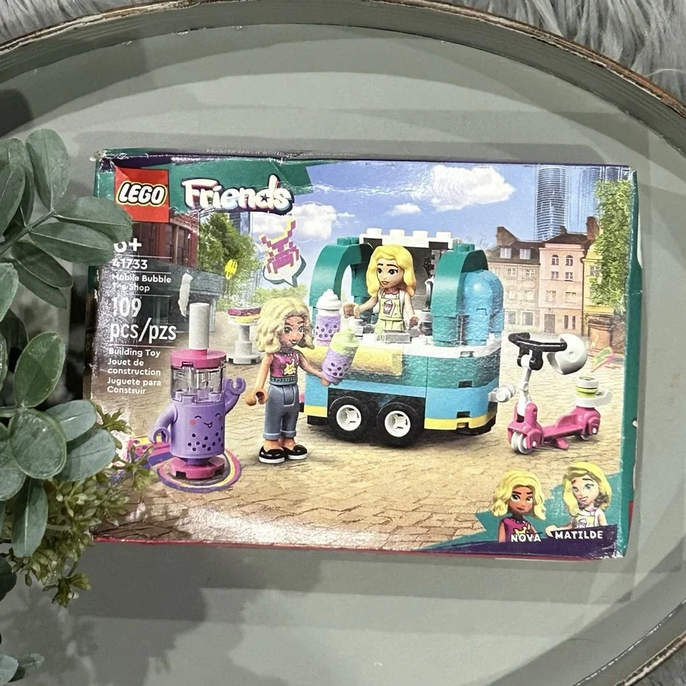 LEGO FRIENDS 41733: Mobile Bubble Tea Shop NEW- in damaged Box